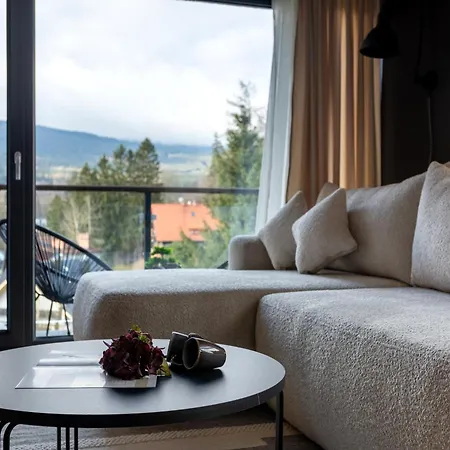 公寓 Obroncow Pokoju 14 *