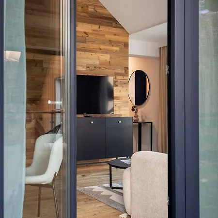 Obroncow Pokoju 14 公寓