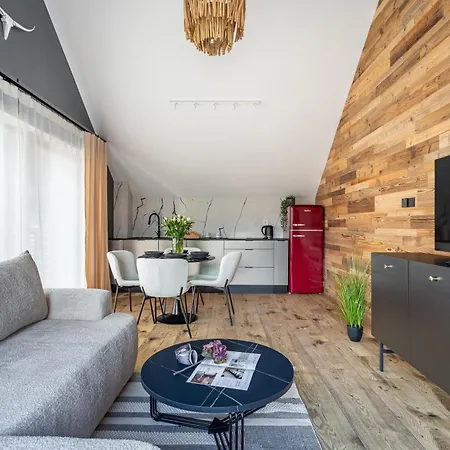 公寓 Obroncow Pokoju 14