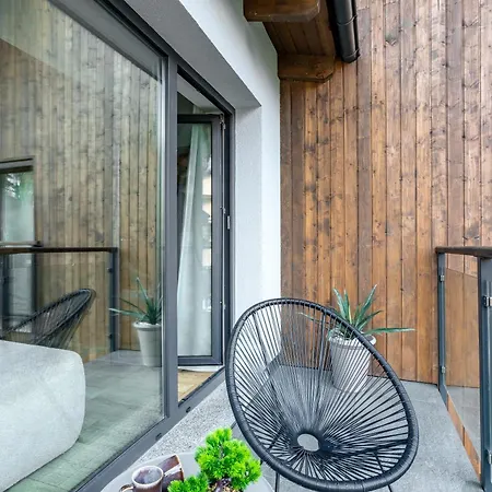 Obroncow Pokoju 14 公寓