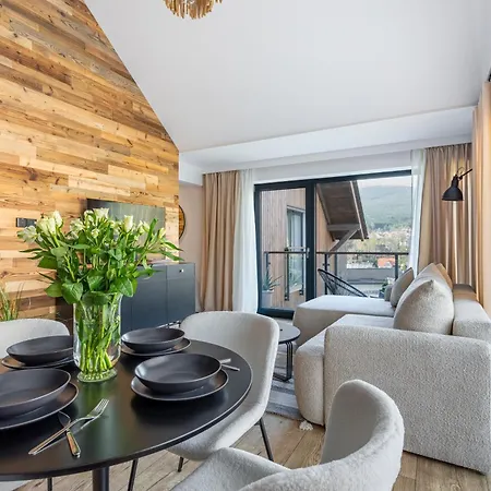 Obroncow Pokoju 14 公寓