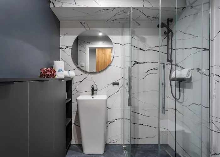 아파트 Obroncow Pokoju 14 스클라르스카포렘바