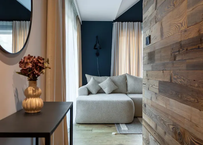 Obroncow Pokoju 14 스클라르스카포렘바