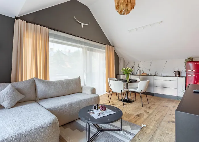 아파트 Obroncow Pokoju 14 *