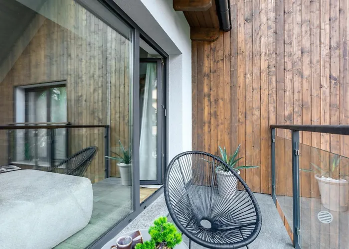 Obroncow Pokoju 14 아파트