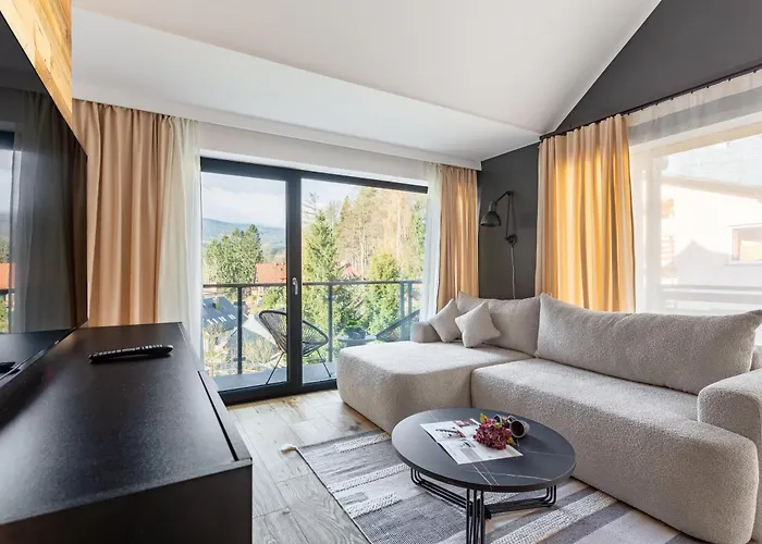 아파트 Obroncow Pokoju 14 *